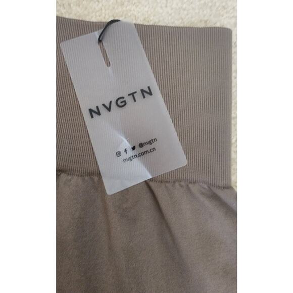 Navigation Solid & Seamless Leggings - Picture 5 of 5
